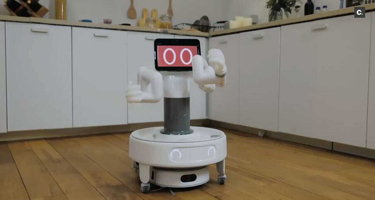Circuit on X: "Would you buy a multi-tasking home robot? Unveiled at CES 2025, the SwitchBot K20+ Pro is the world's first multitasking household robot. Combining vacuuming, home security, air purification, and